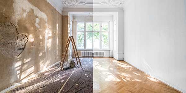 Wohnungsrenovierung - leerer Raum vor und nach der Renovierung oder Restaurierung